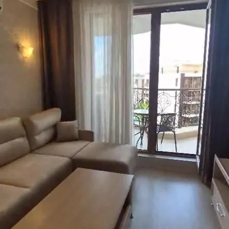 Harmony Monte Carlo Poolblick & Apartman