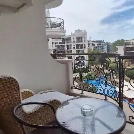 Harmony Monte Carlo Poolblick & Apartman Napospart