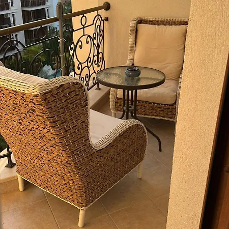 Harmony Monte Carlo Poolblick & Apartman *