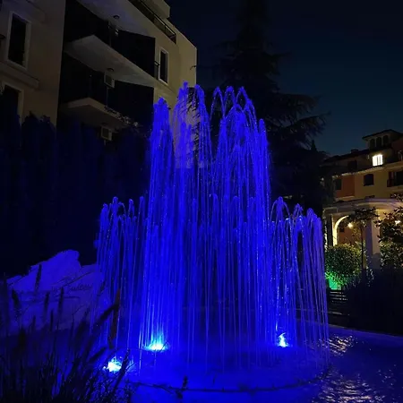 Harmony Monte Carlo Poolblick & Apartman *