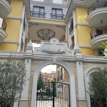 Harmony Monte Carlo Poolblick & Apartman