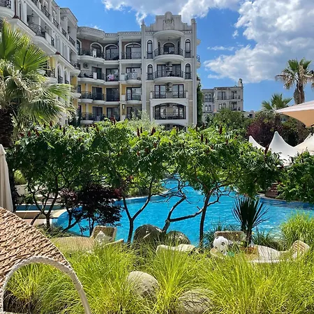 Harmony Monte Carlo Poolblick & * Napospart