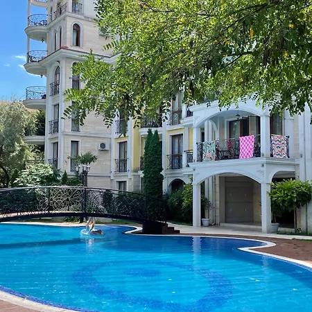 Harmony Monte Carlo Poolblick & Apartman *