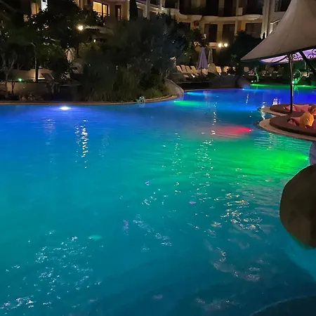 Harmony Monte Carlo Poolblick & Apartman Napospart